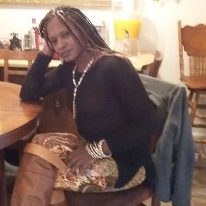 Meet your Posher, Constance